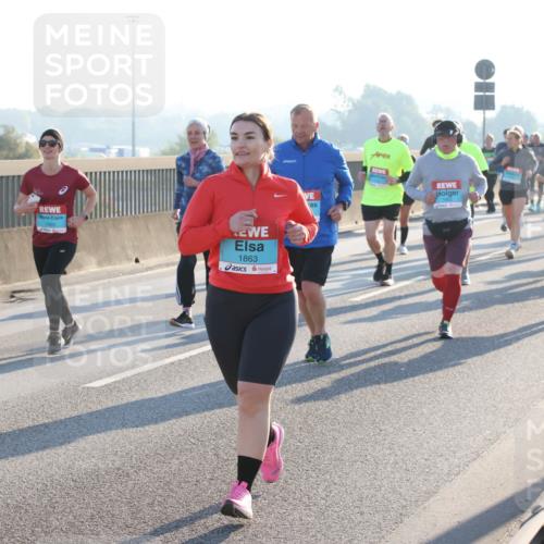 03.10.2025 - Köhlbrandbrückenlauf Lena Gebhardt http://msf.ph/oto/9067774 03.10.2025 09:23:58 Position 1 1863 meine-sportfotos.de