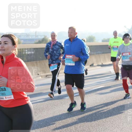 03.10.2025 - Köhlbrandbrückenlauf Lena Gebhardt http://msf.ph/oto/9067804 03.10.2025 09:23:59 Position 1 1863, 2158 meine-sportfotos.de