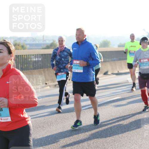 03.10.2025 - Köhlbrandbrückenlauf Lena Gebhardt http://msf.ph/oto/9067807 03.10.2025 09:23:59 Position 1 1863, 2158 meine-sportfotos.de