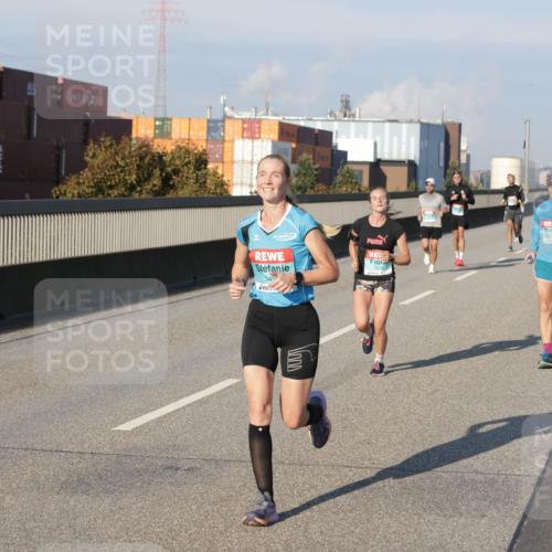 03.10.2025 - Köhlbrandbrückenlauf Jannik Wohlers http://msf.ph/oto/9067808 03.10.2025 09:47:00 Position 3 345, 3317 meine-sportfotos.de