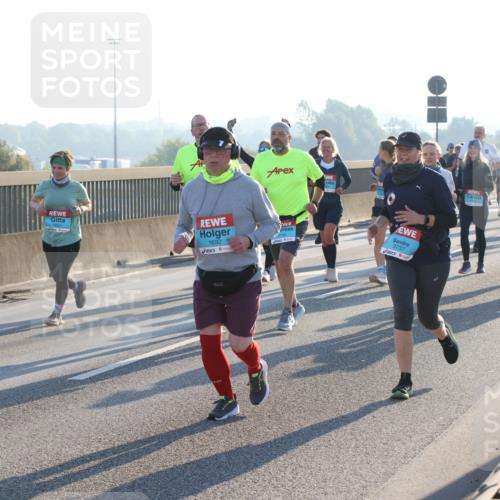 03.10.2025 - Köhlbrandbrückenlauf Lena Gebhardt http://msf.ph/oto/9067821 03.10.2025 09:24:00 Position 1 58, 1692, 3737 meine-sportfotos.de