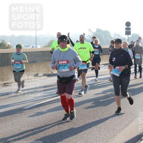 03.10.2025 - Köhlbrandbrückenlauf Lena Gebhardt http://msf.ph/oto/9067825 03.10.2025 09:24:00 Position 1 1692, 2740, 3737 meine-sportfotos.de