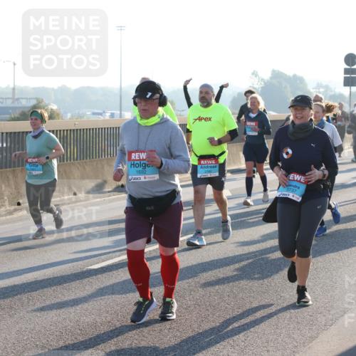 03.10.2025 - Köhlbrandbrückenlauf Lena Gebhardt http://msf.ph/oto/9067846 03.10.2025 09:24:01 Position 1 1692, 2740, 628, 3737 meine-sportfotos.de
