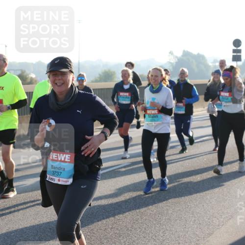 03.10.2025 - Köhlbrandbrückenlauf Lena Gebhardt http://msf.ph/oto/9067884 03.10.2025 09:24:02 Position 1 1731, 3737, 2276 meine-sportfotos.de