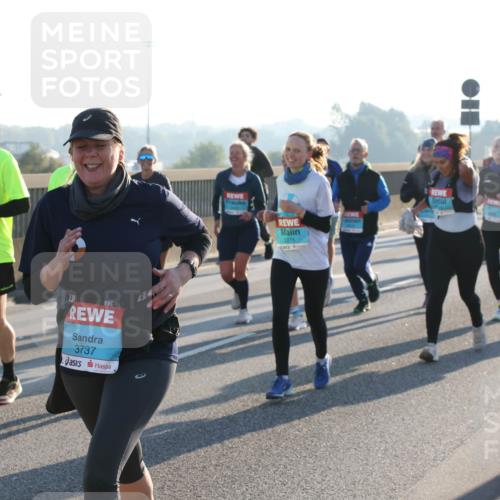 03.10.2025 - Köhlbrandbrückenlauf Lena Gebhardt http://msf.ph/oto/9067887 03.10.2025 09:24:02 Position 1 1731, 3737, 2276 meine-sportfotos.de