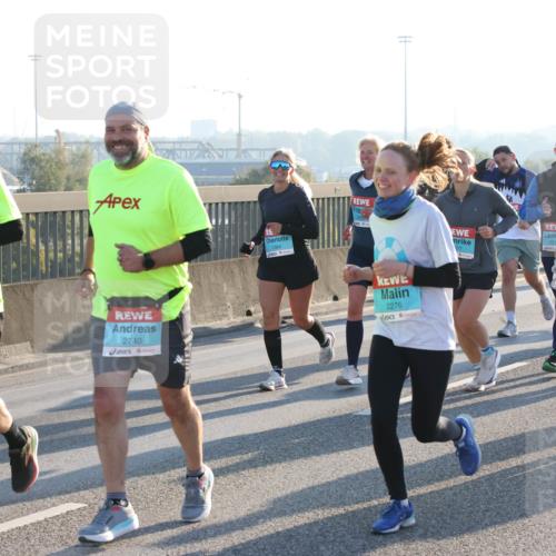 03.10.2025 - Köhlbrandbrückenlauf Lena Gebhardt http://msf.ph/oto/9067914 03.10.2025 09:24:03 Position 1 1731, 2740, 1394, 2215, 14, 2276, 3110 meine-sportfotos.de