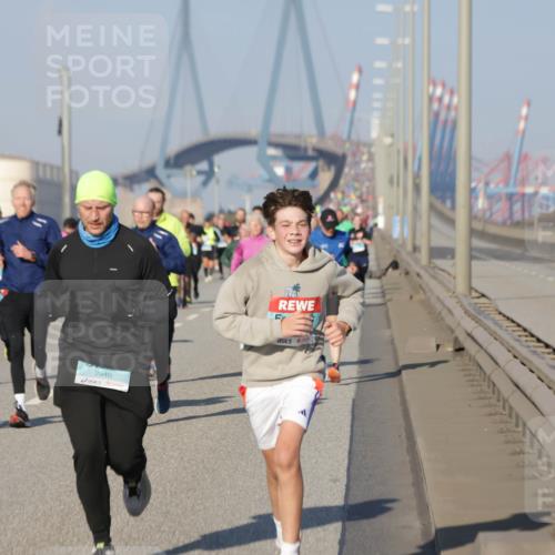 03.10.2025 - Köhlbrandbrückenlauf Jannik Wohlers http://msf.ph/oto/9067918 03.10.2025 09:47:16 Position 3 2940 meine-sportfotos.de