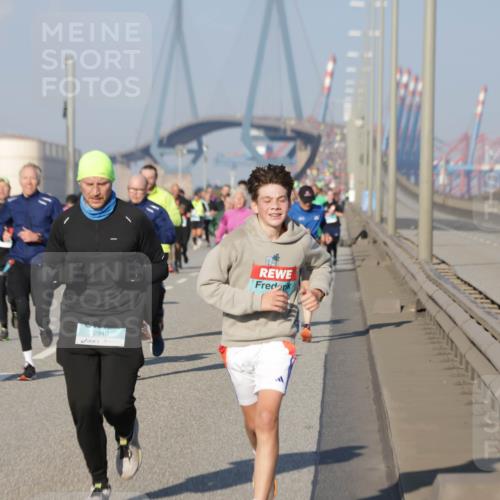03.10.2025 - Köhlbrandbrückenlauf Jannik Wohlers http://msf.ph/oto/9067922 03.10.2025 09:47:16 Position 3 2940 meine-sportfotos.de