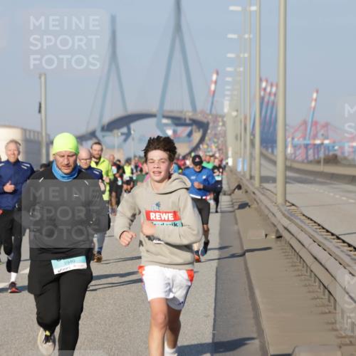 03.10.2025 - Köhlbrandbrückenlauf Jannik Wohlers http://msf.ph/oto/9067940 03.10.2025 09:47:17 Position 3 2940 meine-sportfotos.de