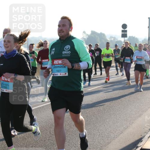 03.10.2025 - Köhlbrandbrückenlauf Lena Gebhardt http://msf.ph/oto/9067973 03.10.2025 09:24:05 Position 1 3765, 1827 meine-sportfotos.de