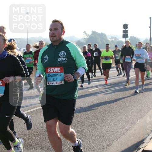 03.10.2025 - Köhlbrandbrückenlauf Lena Gebhardt http://msf.ph/oto/9067978 03.10.2025 09:24:05 Position 1 3765, 1827 meine-sportfotos.de