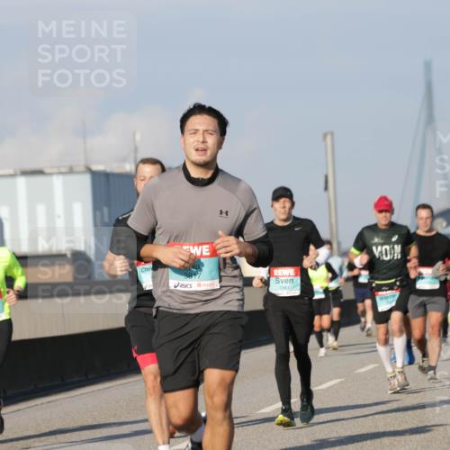 03.10.2025 - Köhlbrandbrückenlauf Jannik Wohlers http://msf.ph/oto/9067995 03.10.2025 09:47:31 Position 3 3817, 1043, 1110, 3568 meine-sportfotos.de