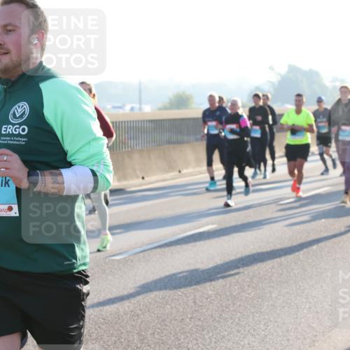 03.10.2025 - Köhlbrandbrückenlauf Lena Gebhardt http://msf.ph/oto/9068000 03.10.2025 09:24:06 Position 1 24, 2837, 1827 meine-sportfotos.de