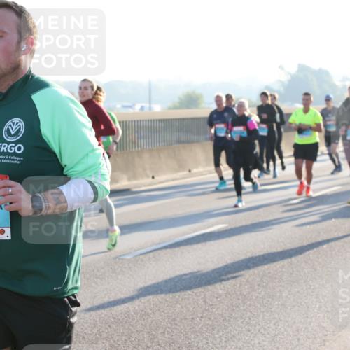 03.10.2025 - Köhlbrandbrückenlauf Lena Gebhardt http://msf.ph/oto/9068003 03.10.2025 09:24:06 Position 1 24, 2837, 1827 meine-sportfotos.de