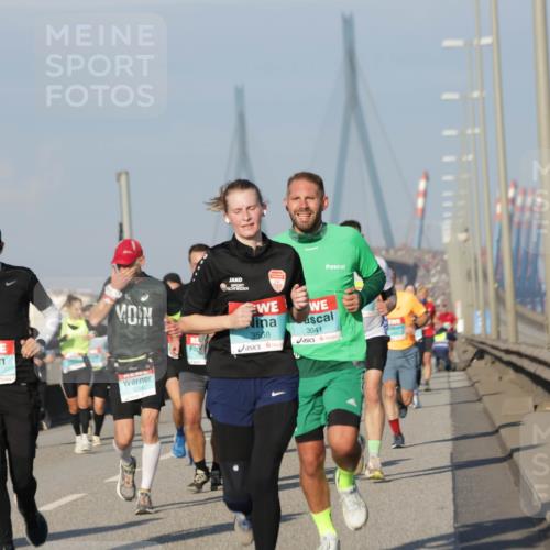 03.10.2025 - Köhlbrandbrückenlauf Jannik Wohlers http://msf.ph/oto/9068026 03.10.2025 09:47:33 Position 3 1043, 3264, 3568, 3041 meine-sportfotos.de
