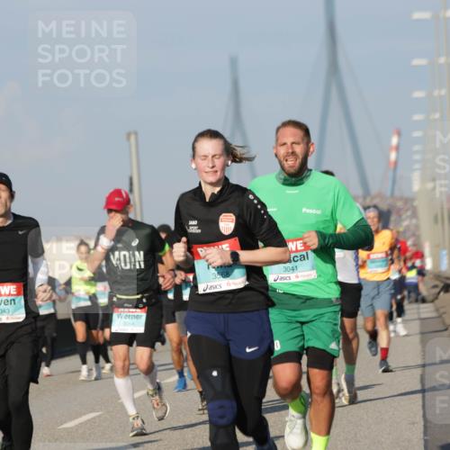 03.10.2025 - Köhlbrandbrückenlauf Jannik Wohlers http://msf.ph/oto/9068041 03.10.2025 09:47:33 Position 3 1043, 3264, 3568, 3041 meine-sportfotos.de