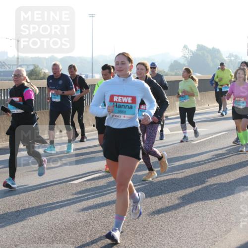 03.10.2025 - Köhlbrandbrückenlauf Lena Gebhardt http://msf.ph/oto/9068060 03.10.2025 09:24:08 Position 1 3668, 1629 meine-sportfotos.de