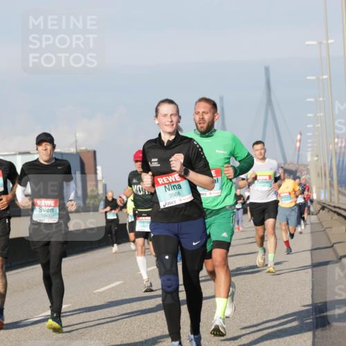 03.10.2025 - Köhlbrandbrückenlauf Jannik Wohlers http://msf.ph/oto/9068070 03.10.2025 09:47:34 Position 3 1194, 1043, 3568 meine-sportfotos.de
