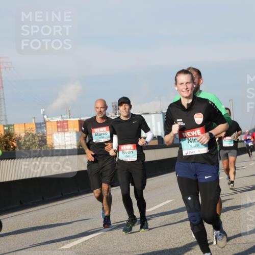 03.10.2025 - Köhlbrandbrückenlauf Jannik Wohlers http://msf.ph/oto/9068100 03.10.2025 09:47:35 Position 3 1110, 1194, 1043, 3568 meine-sportfotos.de