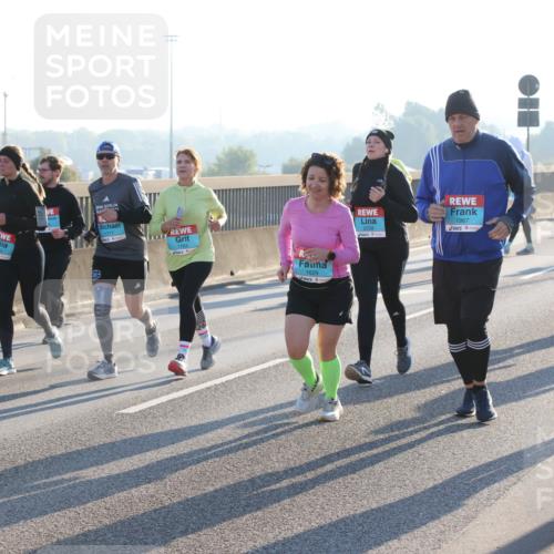 03.10.2025 - Köhlbrandbrückenlauf Lena Gebhardt http://msf.ph/oto/9068110 03.10.2025 09:24:09 Position 1 1, 1717, 1629, 2234, 1967, 2151 meine-sportfotos.de