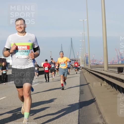 03.10.2025 - Köhlbrandbrückenlauf Jannik Wohlers http://msf.ph/oto/9068164 03.10.2025 09:47:39 Position 3 1146, 1226 meine-sportfotos.de