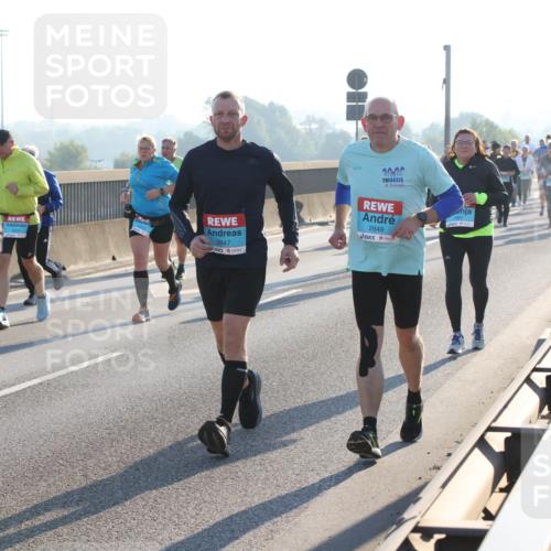 03.10.2025 - Köhlbrandbrückenlauf Lena Gebhardt http://msf.ph/oto/9068187 03.10.2025 09:24:12 Position 1 2847, 2848 meine-sportfotos.de