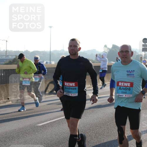 03.10.2025 - Köhlbrandbrückenlauf Lena Gebhardt http://msf.ph/oto/9068203 03.10.2025 09:24:13 Position 1 1991, 2847, 2848 meine-sportfotos.de