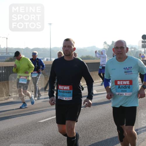 03.10.2025 - Köhlbrandbrückenlauf Lena Gebhardt http://msf.ph/oto/9068210 03.10.2025 09:24:13 Position 1 1991, 2847, 2848 meine-sportfotos.de