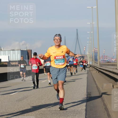 03.10.2025 - Köhlbrandbrückenlauf Jannik Wohlers http://msf.ph/oto/9068222 03.10.2025 09:47:41 Position 3 3790, 3495 meine-sportfotos.de