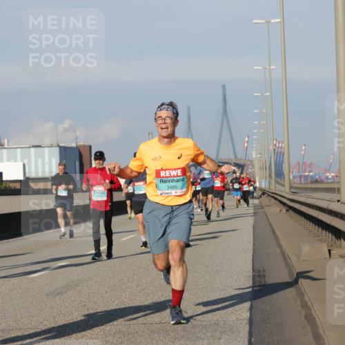 03.10.2025 - Köhlbrandbrückenlauf Jannik Wohlers http://msf.ph/oto/9068225 03.10.2025 09:47:41 Position 3 3790, 3495 meine-sportfotos.de