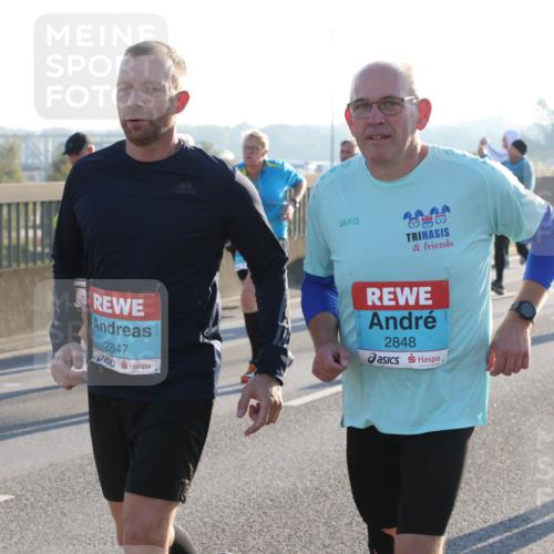 03.10.2025 - Köhlbrandbrückenlauf Lena Gebhardt http://msf.ph/oto/9068227 03.10.2025 09:24:14 Position 1 2847, 2848, 1991 meine-sportfotos.de