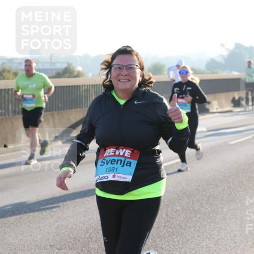 03.10.2025 - Köhlbrandbrückenlauf Lena Gebhardt http://msf.ph/oto/9068280 03.10.2025 09:24:15 Position 1 1991 meine-sportfotos.de