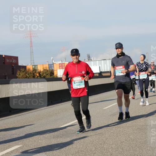 03.10.2025 - Köhlbrandbrückenlauf Jannik Wohlers http://msf.ph/oto/9068281 03.10.2025 09:47:44 Position 3 3224, 382, 2979 meine-sportfotos.de