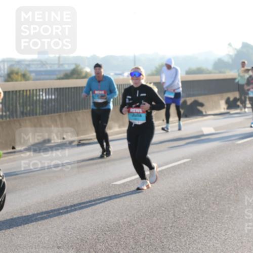 03.10.2025 - Köhlbrandbrückenlauf Lena Gebhardt http://msf.ph/oto/9068308 03.10.2025 09:24:16 Position 1  meine-sportfotos.de