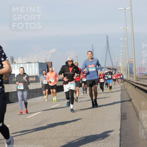 03.10.2025 - Köhlbrandbrückenlauf Jannik Wohlers http://msf.ph/oto/9068340 03.10.2025 09:47:47 Position 3 2979 meine-sportfotos.de