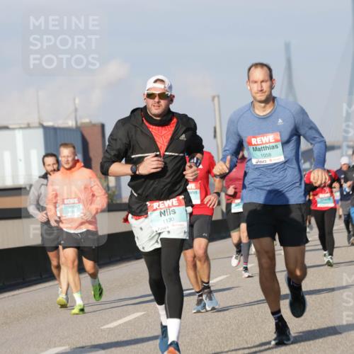 03.10.2025 - Köhlbrandbrückenlauf Jannik Wohlers http://msf.ph/oto/9068354 03.10.2025 09:47:48 Position 3 1284, 1292, 1130, 1058 meine-sportfotos.de