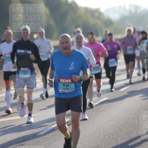 03.10.2025 - Köhlbrandbrückenlauf Jannik Wohlers http://msf.ph/oto/9068365 03.10.2025 09:16:20 Position 3 3250, 1089 meine-sportfotos.de