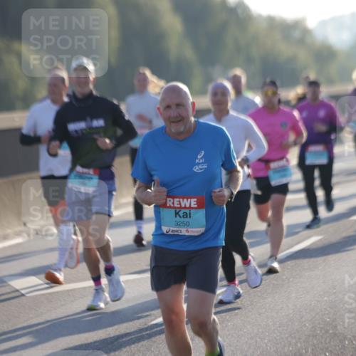 03.10.2025 - Köhlbrandbrückenlauf Jannik Wohlers http://msf.ph/oto/9068384 03.10.2025 09:16:20 Position 3 3250, 1089 meine-sportfotos.de