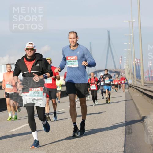 03.10.2025 - Köhlbrandbrückenlauf Jannik Wohlers http://msf.ph/oto/9068390 03.10.2025 09:47:49 Position 3 1130, 1219, 1058 meine-sportfotos.de