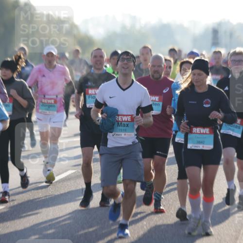 03.10.2025 - Köhlbrandbrückenlauf Jannik Wohlers http://msf.ph/oto/9068407 03.10.2025 09:16:24 Position 3 7132, 1516, 3842 meine-sportfotos.de