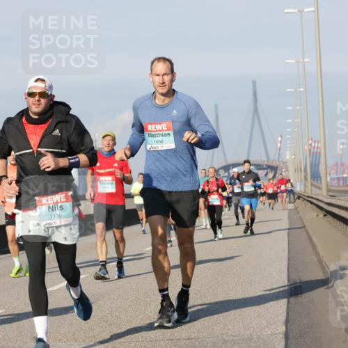 03.10.2025 - Köhlbrandbrückenlauf Jannik Wohlers http://msf.ph/oto/9068432 03.10.2025 09:47:50 Position 3 2, 1130, 1219, 1058 meine-sportfotos.de