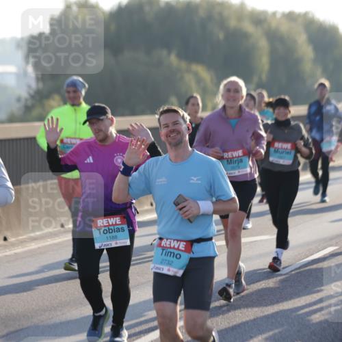 03.10.2025 - Köhlbrandbrückenlauf Jannik Wohlers http://msf.ph/oto/9068437 03.10.2025 09:16:26 Position 3 3802, 1188, 2732, 3579, 1516 meine-sportfotos.de