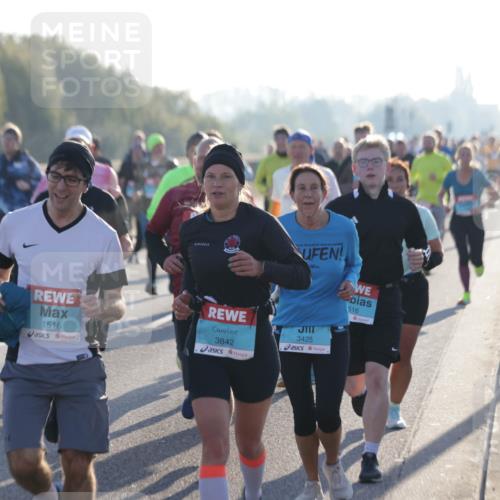 03.10.2025 - Köhlbrandbrückenlauf Jannik Wohlers http://msf.ph/oto/9068454 03.10.2025 09:16:27 Position 3 1516, 3842, 3425, 516, 6 meine-sportfotos.de