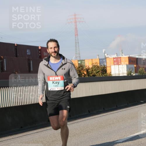 03.10.2025 - Köhlbrandbrückenlauf Jannik Wohlers http://msf.ph/oto/9068485 03.10.2025 09:47:54 Position 3 1380 meine-sportfotos.de