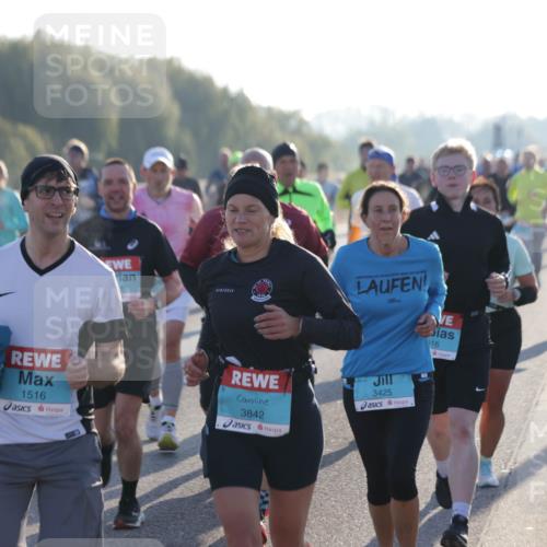 03.10.2025 - Köhlbrandbrückenlauf Jannik Wohlers http://msf.ph/oto/9068493 03.10.2025 09:16:27 Position 3 16, 1516, 3842, 3425 meine-sportfotos.de