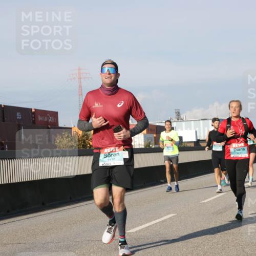 03.10.2025 - Köhlbrandbrückenlauf Jannik Wohlers http://msf.ph/oto/9068538 03.10.2025 09:47:56 Position 3 3118, 3630, 1316 meine-sportfotos.de