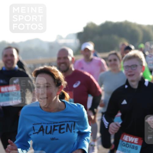 03.10.2025 - Köhlbrandbrückenlauf Jannik Wohlers http://msf.ph/oto/9068564 03.10.2025 09:16:29 Position 3 3516 meine-sportfotos.de