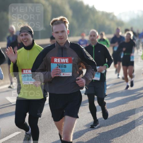 03.10.2025 - Köhlbrandbrückenlauf Jannik Wohlers http://msf.ph/oto/9068604 03.10.2025 09:16:31 Position 3 3227, 3233, 23, 1626 meine-sportfotos.de