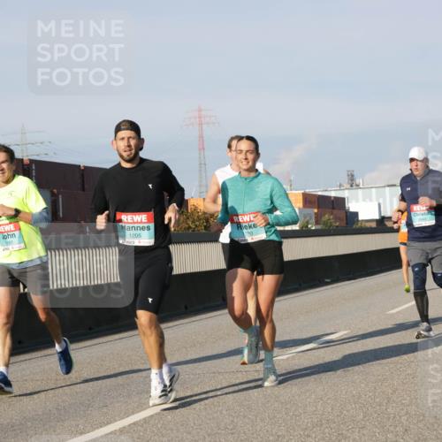 03.10.2025 - Köhlbrandbrückenlauf Jannik Wohlers http://msf.ph/oto/9068620 03.10.2025 09:48:00 Position 3 1182, 1205, 1280 meine-sportfotos.de