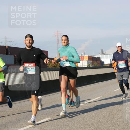 03.10.2025 - Köhlbrandbrückenlauf Jannik Wohlers http://msf.ph/oto/9068634 03.10.2025 09:48:00 Position 3 1182, 1205, 1280 meine-sportfotos.de